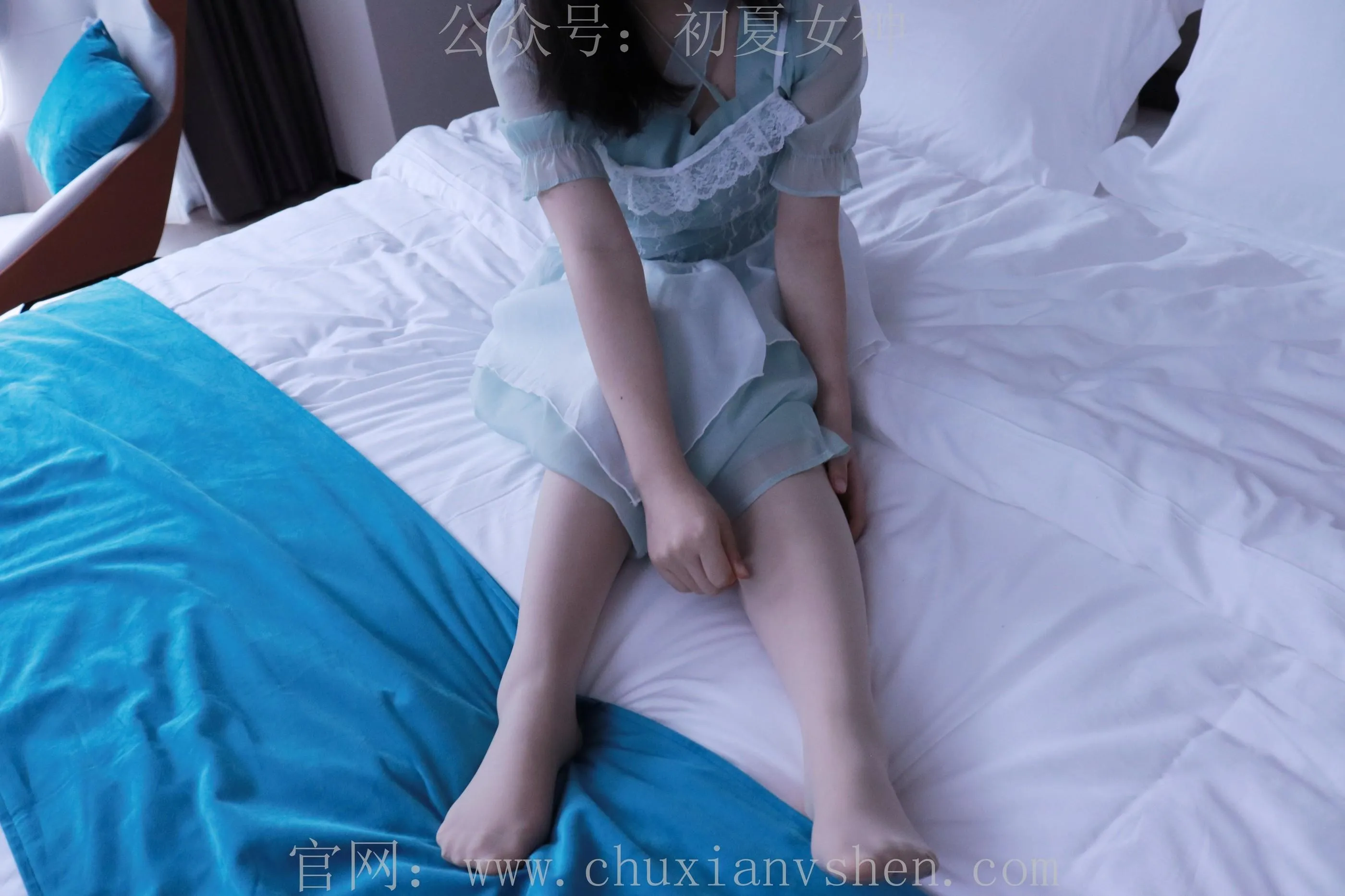 初夏女神 NO.009 念念 绿野仙踪M码连衣裙搭回力球鞋 [120P]插图5